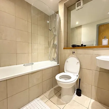 Centre 2 Bed With Views - Steps From Attraction Prázdninový dům *