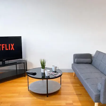 Hébergement de vacances Centre 2 Bed With Views - Steps From Attraction