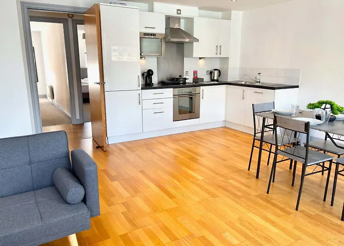 Casa de Férias Centre 2 Bed With Views - Steps From Attraction *