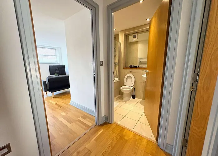 Centre 2 Bed With Views - Steps From Attraction * York