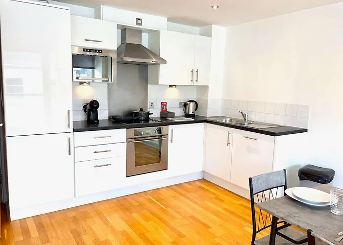 Centre 2 Bed With Views - Steps From Attraction * York