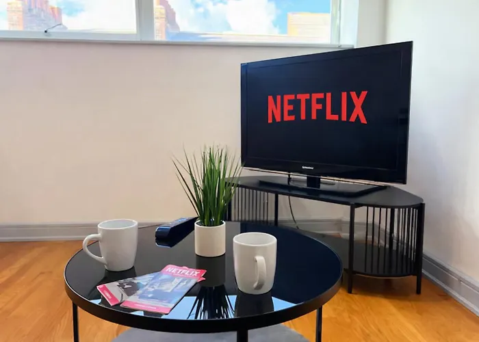 Hébergement de vacances Centre 2 Bed With Views - Steps From Attraction