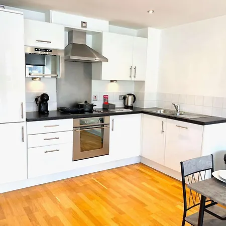 Centre 2 Bed With Views - Steps From Attraction * Йорк